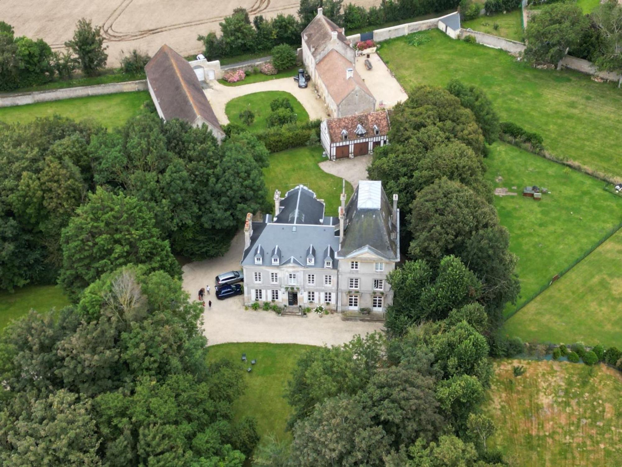 La Maison Pelloquin Bernieres-sur-Mer Exterior photo
